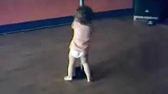 钢管舞搞笑视频,舞者们的欢乐日常